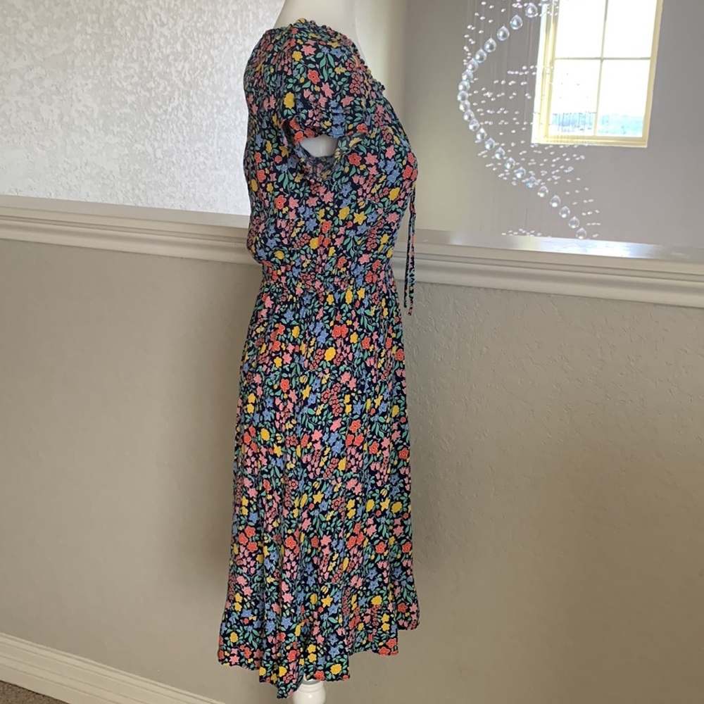 Talbots floral short sleeves flounce dress size 4P - Picture 2 of 5